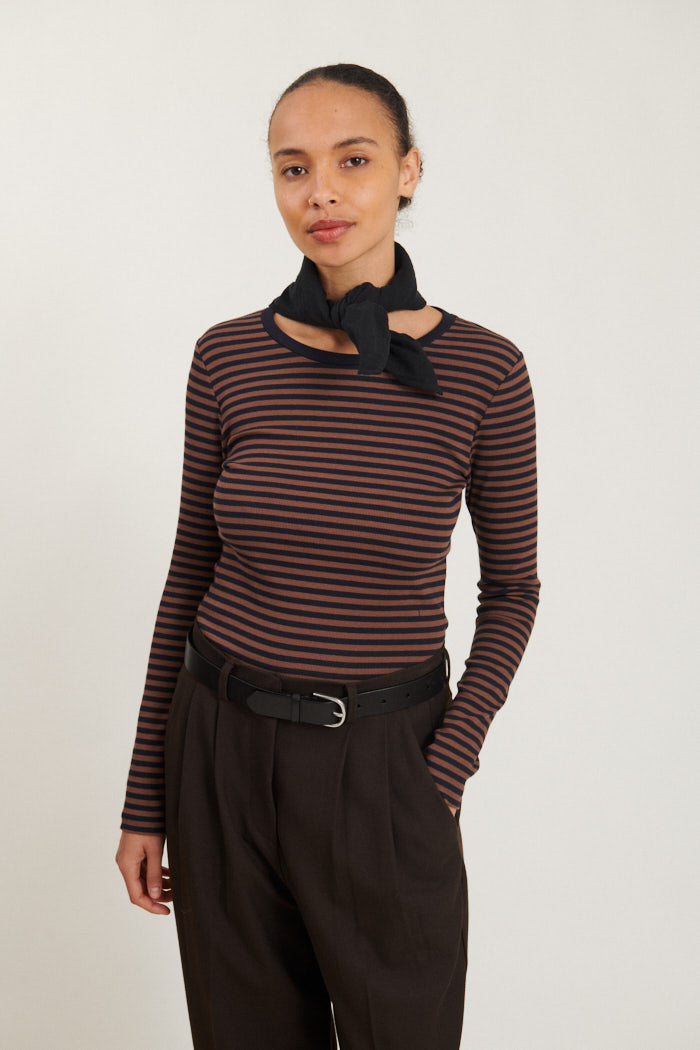 Ludmilla Tee - Carafe / Black