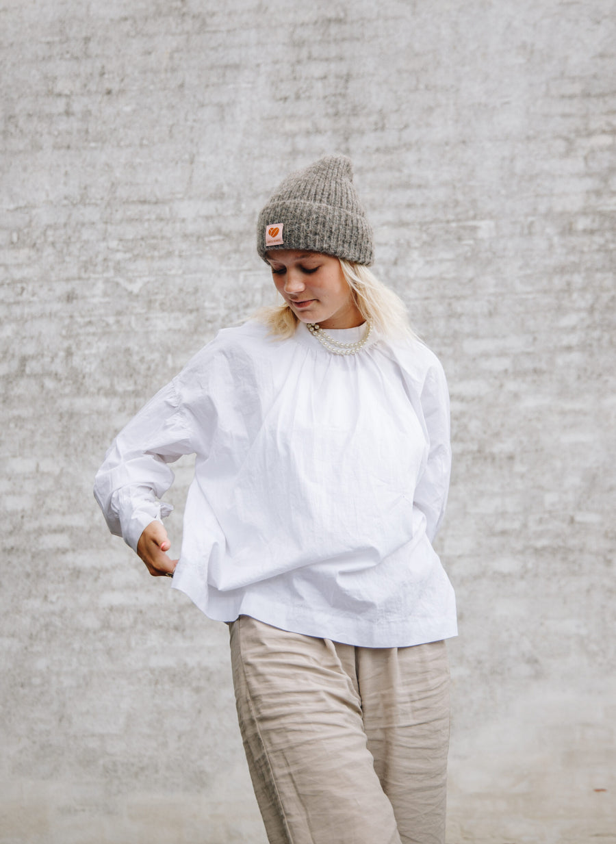 Grå Sky Beanie fra Coffee Beanies