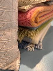 uldplaid fra Klippan - Aurora greenish blue