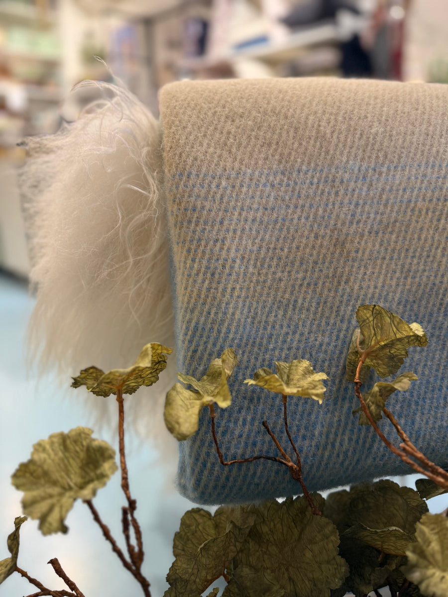 uldplaid fra Klippan - Aurora greenish blue