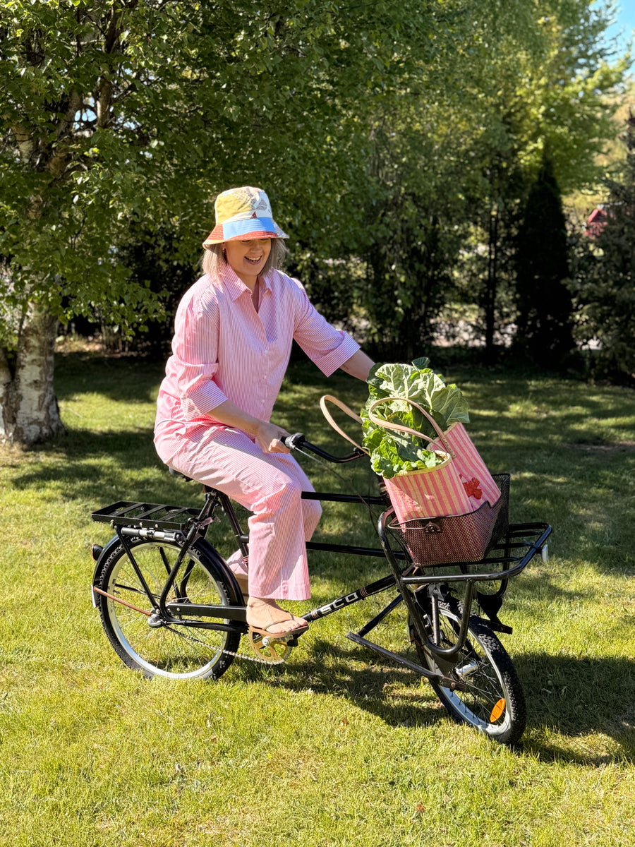 Raffia taske med lyserøde striber og broderet hummer - large