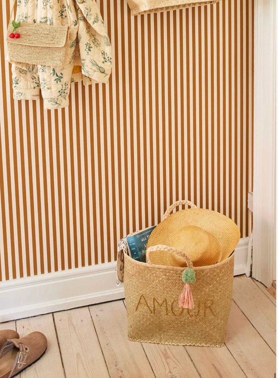 Raffia taske med AMOUR og kvast