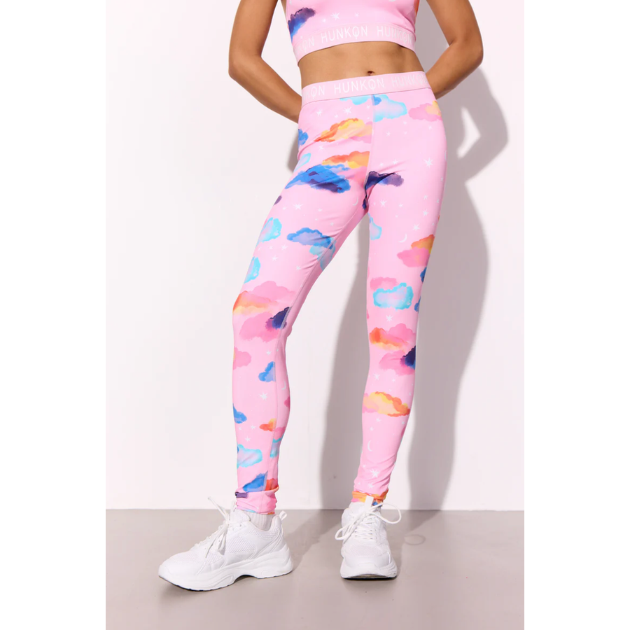 Diana Leggins - Pink sky Art Print