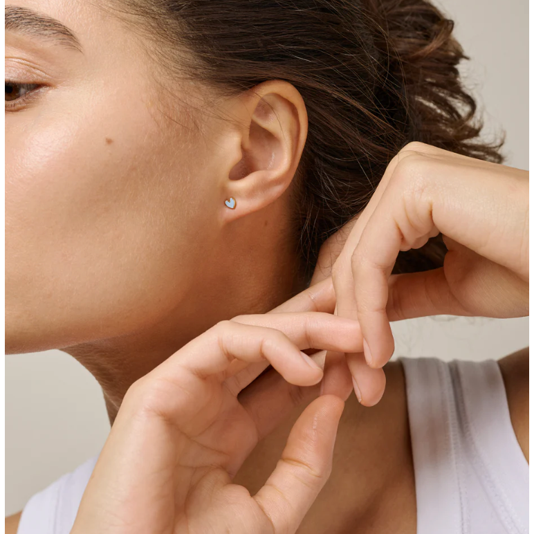 Enamel Amore Stud Lyseblå