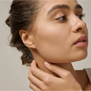 Enamel Amore Stud Lyserød