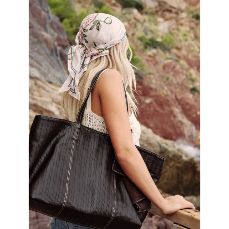 Efloria Triangle Taby Scarf