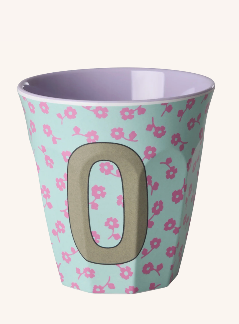 Melaminkop med bogstav O - Blomster - 250 ml